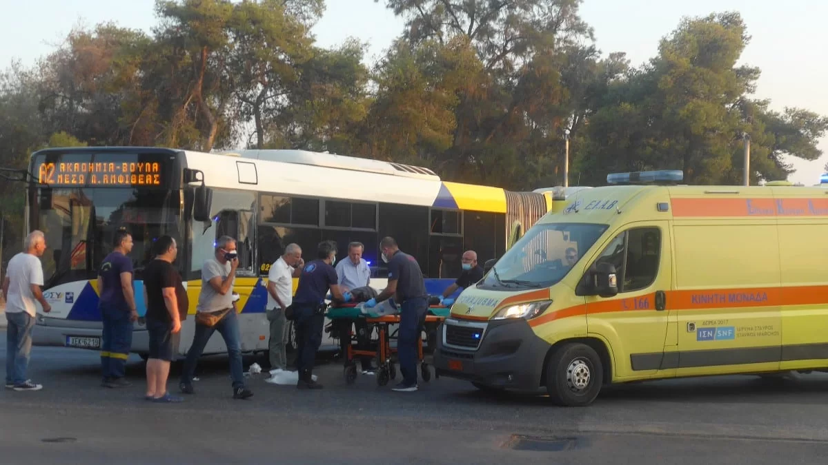 Σοβαρό τροχαίο στο κέντρο της Αθήνας με 12 τραυματίες