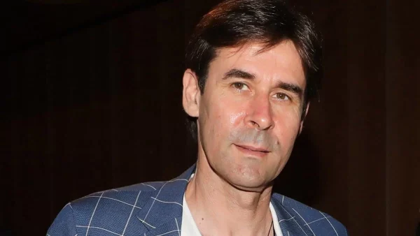 «Ουδέποτε είχαμε ομοφοβικές ή εθνικιστικές αντιλήψεις» - "Αποκήρυξαν" τον Βασίλη Τσιάρτα η μητέρα και η αδερφή του