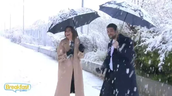 Χατζίδου και Παύλου καλημέρισαν το κοινό μέσα από τα χιόνια - Διαφορετική έναρξη για το Breakfast at star