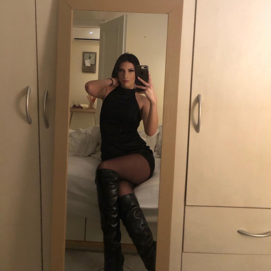 Φαίνεται πιο νέα κι έχει εντελώς άλλα μαλλιά - Αγνώριστη σήμερα η Έλντα Λάσκα από το GNTM 1