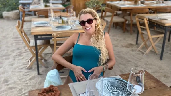 Εκτός Ελλάδας η Κωνσταντίνα Σπυροπούλου - Το πρώτο της ταξίδι μετά τον ερχομό του γιου της