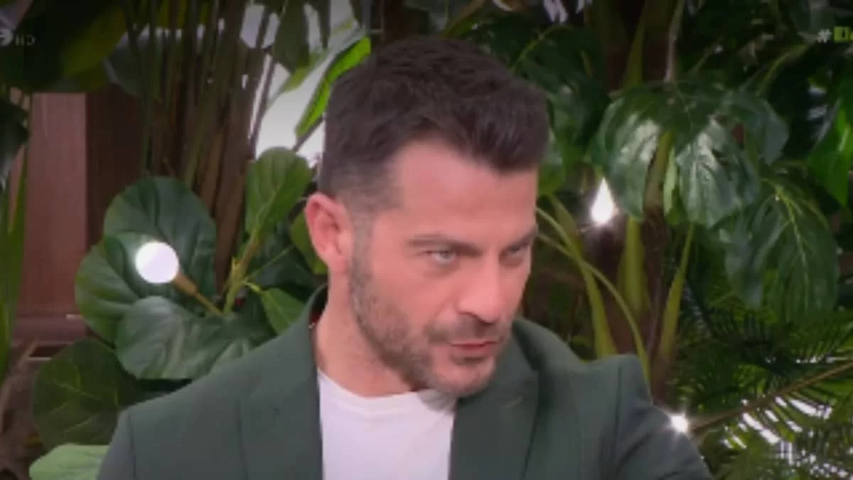 «Δε θα κάτσω να...» - Η αινιγματική απάντηση του Αγγελόπουλου για το αν είναι μαζί με τη Βαμβακούση