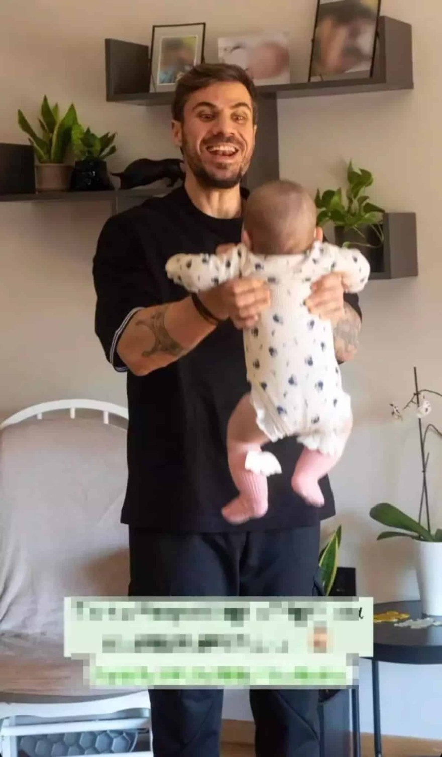 Η ανάρτηση του Άκη Πετρετζίκη 