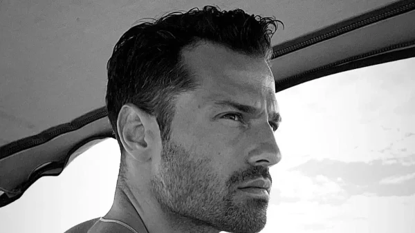 ''Άναψε'' στο δρόμο και έβγαλε το παλτό του - Άναυδες οι Ιταλίδες με την εμφάνιση του Αργυρού στη γειτονική χώρα