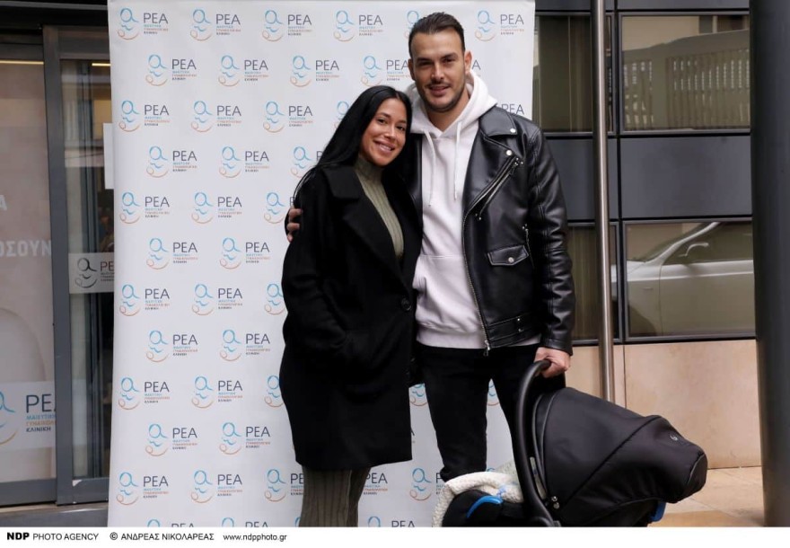 Η έξοδος από το μαιευτήριο του Αρσενίου με την Πλεύρη