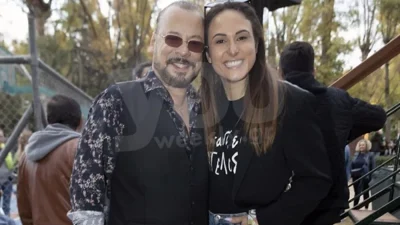 Τον τάιζε στο στόμα και ο Δάντης κοιτούσε - Η βραδινή έξοδος της Ασημίνας Χατζηανδρέου με το Βο