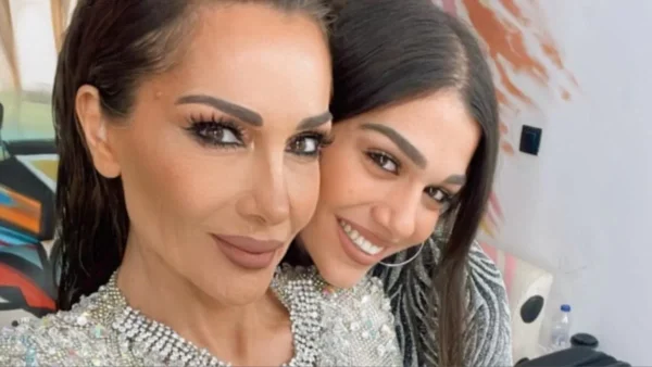 Τις κοιτούσαν όλοι όταν έκλεισαν οι κάμερες - Τι έγινε στα παρασκήνια του J2US με την Δέσποινα Βανδή και την Μελίνα Νικολαΐδη