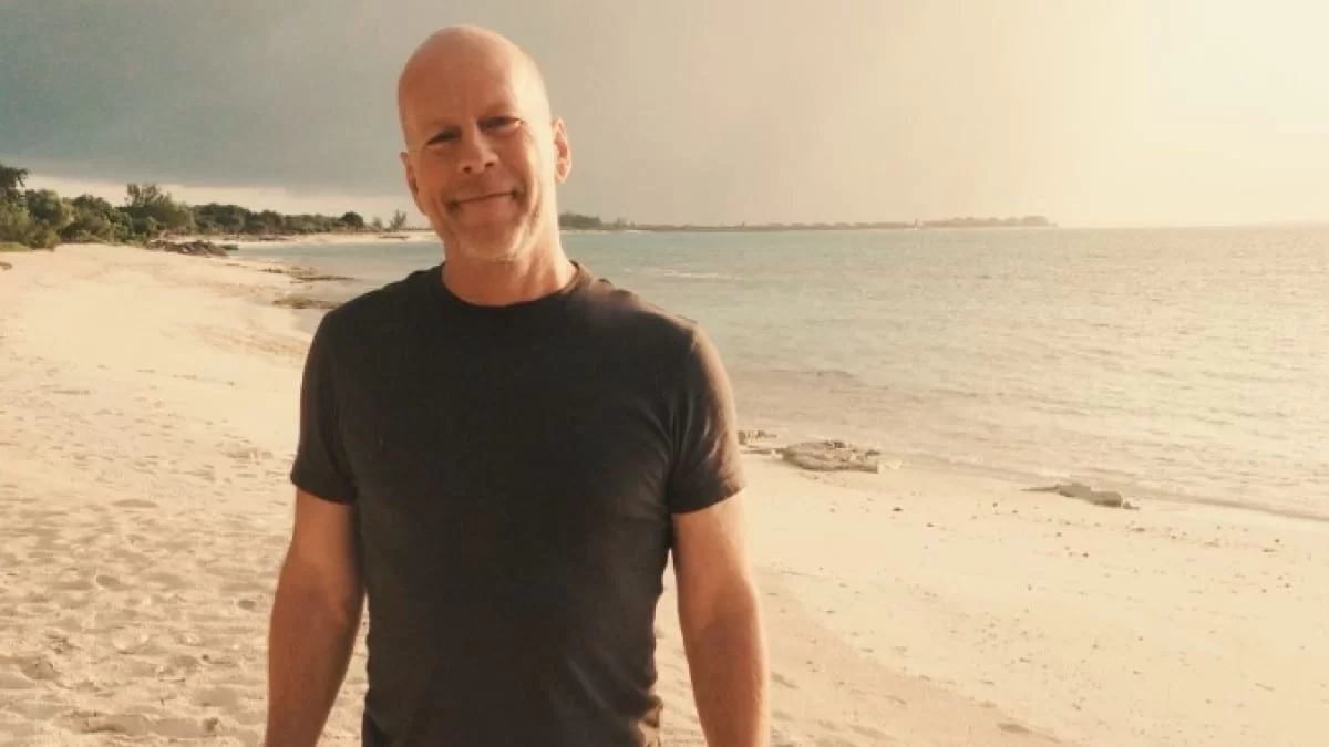 Παραπατούσε και έχανε τα βήματά του - Η πρώτη δημόσια εμφάνιση του Μπρους Γουίλις μετά τη διάγνωση του με άνοια