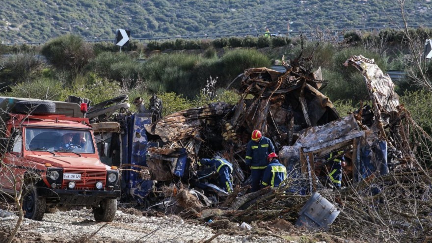 Το σημείο που βρέθηκαν τα βαγόνια των τρένων στην κοιλάδα των Τέμπων