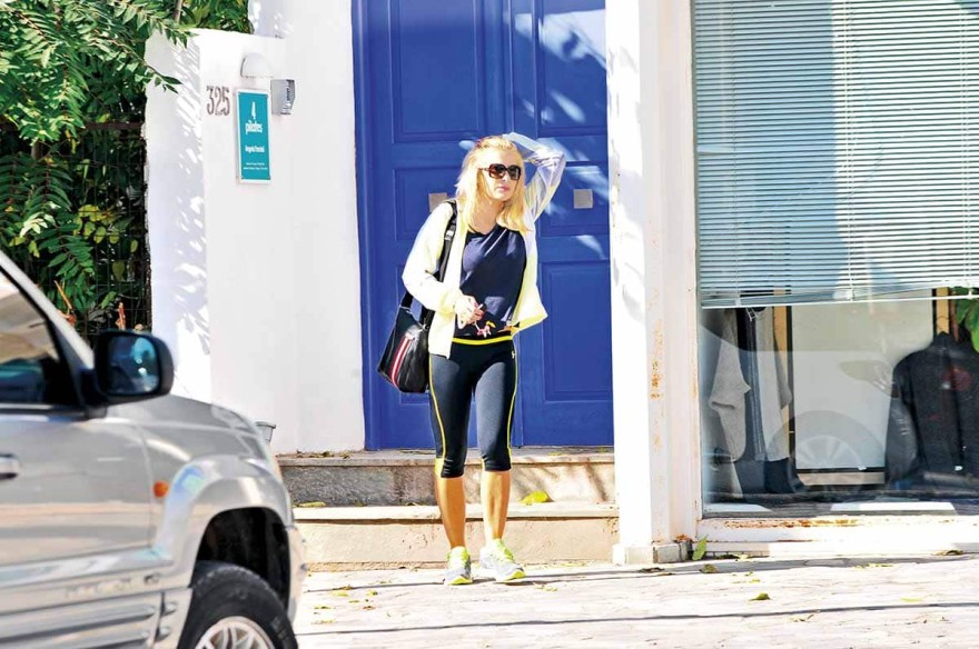 Επιστροφή στο 2016: Η Ελένη Μενεγάκη με κολάν στο γυμναστήριο λίγο μετά την γέννηση της μικρής Μαρίνας (Φωτογραφία)