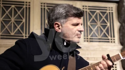 «Συγνώμη που αναγκάζομαι να γράψω τα αυτονόητα...» - Η ανακοίνωση του Φοίβου Δεληβοριά για την εμφάνιση του μετά την τραγωδία στα Τέμπη