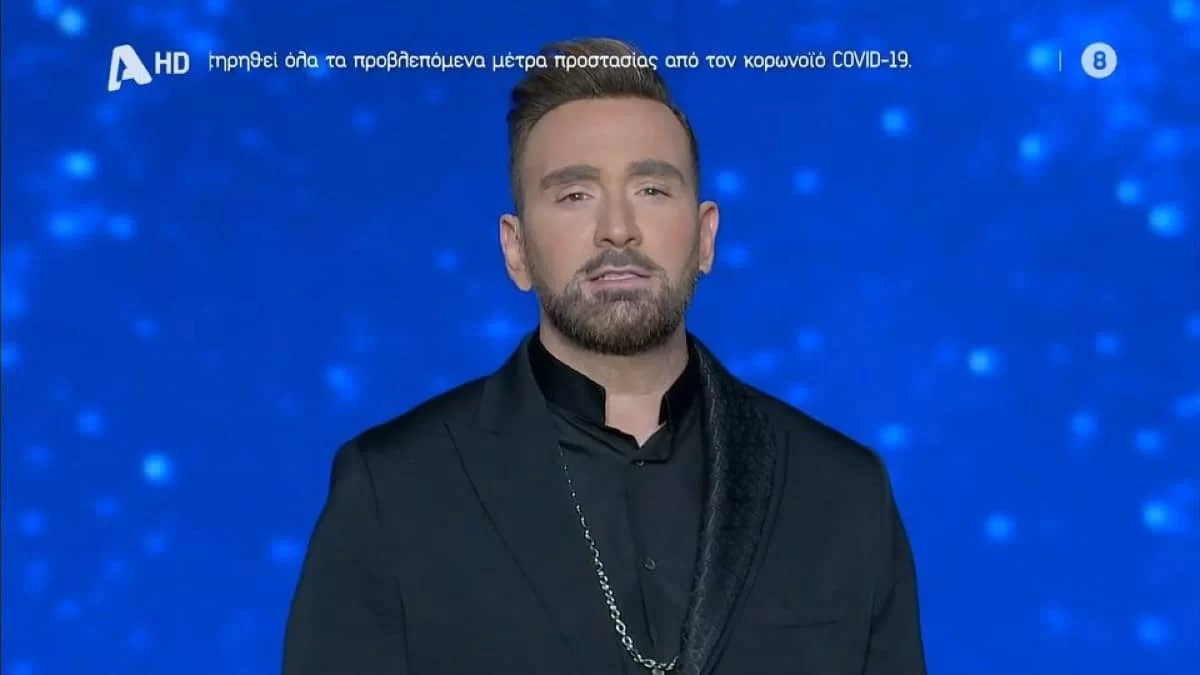 J2US: «Απόψε θα είναι...» - Με σκυμμένο βλέμμα και αμηχανία η έναρξη του Κοκλώνη μετά την Τραγωδία στα Τέμπη