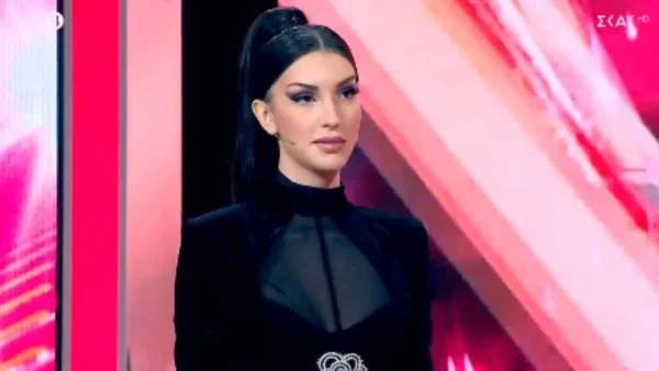 My style rocks: «Μια πολύ φτηνή απομίμηση...» - Το νέο ''καρφί'' της Βασιλικής στη Χριστιάννα Καρνέζη