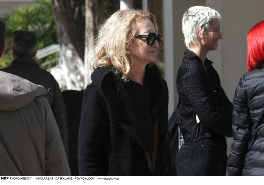 κηδεία Λάκη Παπαστάθη που έγινε