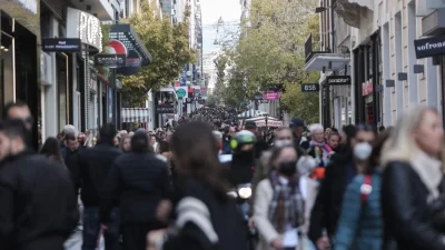 Πάσχα: Πώς θα λειτουργήσουν τα μαγαζιά σύμφωνα με το εορταστικό ωράριο