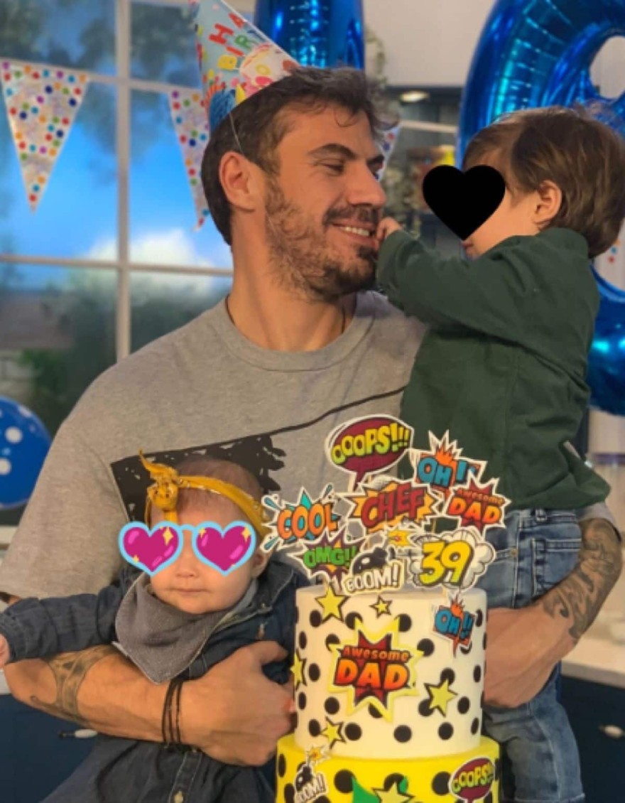 Άκης Πετρετζίκης γενέθλια