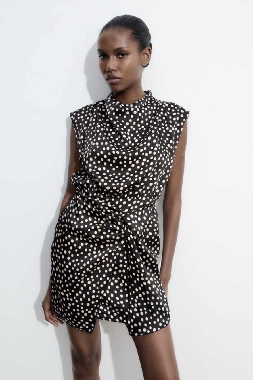 Zara: Κίτρινο, λεοπάρ και πουά - Τα τρία ιδανικά για την άνοιξη φορέματα που πρέπει να έχεις στην ντουλάπα σου