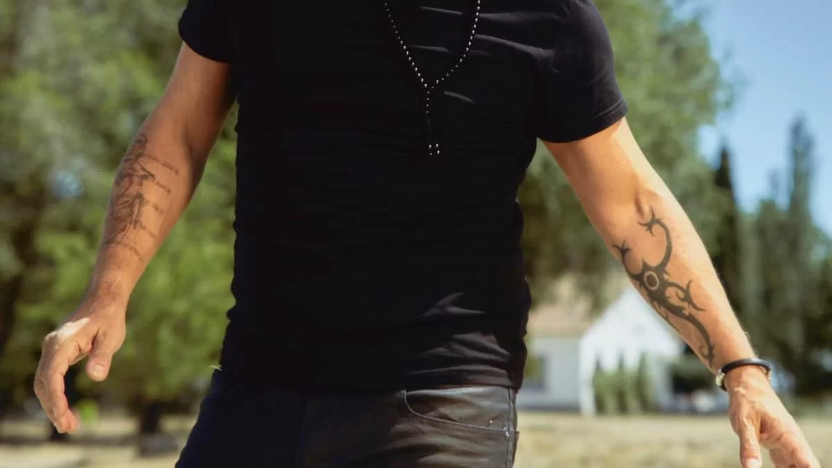 Πασίγνωστος και πολύ γοητευτικός τραγουδιστής έγινε παππούς - Η συγκινητική ανάρτηση στο instagram