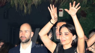 Εκείνος έπινε το ποτό του και εκείνη χόρευε ξέφρενα - Τα ''έσπασαν'' ξανά στα μπουζούκια Χοψονίδου & Σπανούλης