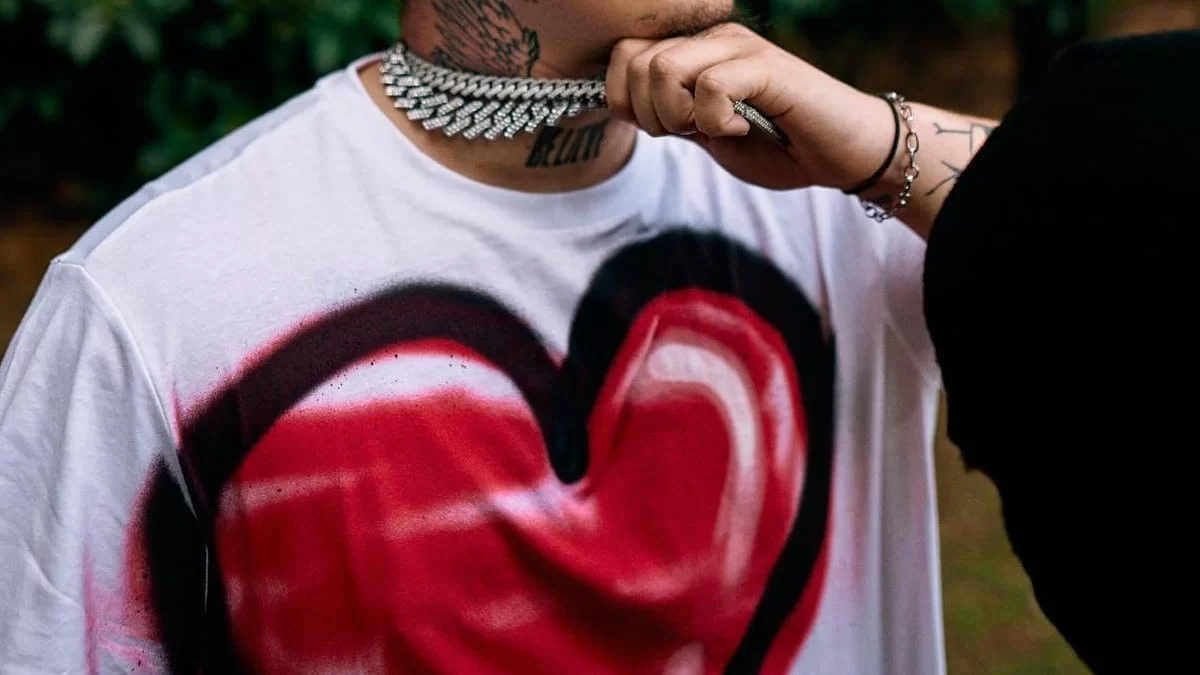 Έχασε τις αισθήσεις του πάνω στη σκηνή (Βίντεο)  - Θρήνος για τράπερ ελληνικής καταγωγής