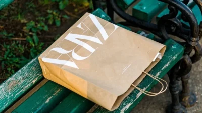 Είναι πολύ άνετο, βγαίνει σε 2 χρώματα και κοστίζει μόνο 15,99 ευρώ - Το παντελόνι των Zara που ξετρελαίνει τις γυναίκες