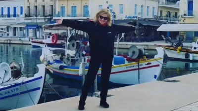 Οι φωτογραφίες δίπλα από την σούβλα με το αρνί - Έτσι πέρασε το Πάσχα η Αγγελική Νικολούλη μετά το ατύχημά της