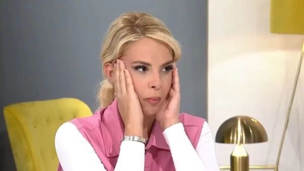 Έκρυβε τα λεφτά της κάτω από το στρώμα: «Ρεζίλι έγινα» - Το ακραίο σκηνικό με πρωταγωνίστρια την Τζένη Μελιτά