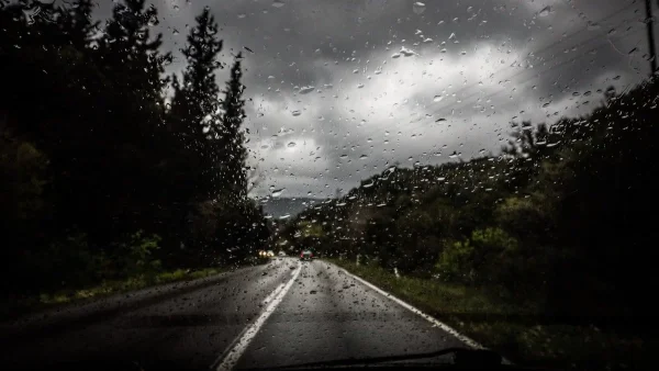 Άστατος ο καιρός σήμερα 18/4 - Σε ποιες βροχές αναμένονται βροχές και καταιγίδες