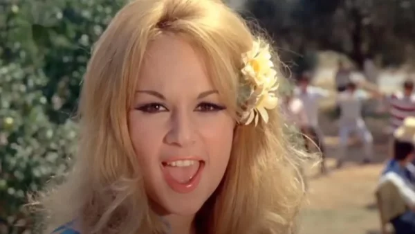 «Θεός σχωρέστην, αλλά πω πω...» - Σοκαριστική αποκάλυψη για την Αλίκη Βουγιουκλάκη μετά τον θάνατό της