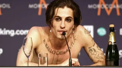 Δεν θυμίζει σε τίποτα τον Damiano της Eurovision του 21 - Πως είναι σήμερα ο τραγουδιστής των Maneskin
