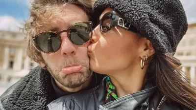 Οι πρώτες γιορτές μετά τον χωρισμό τους: Εκείνος ημίγυμνος στην Αθήνα και εκείνη... - Πού βρίσκονται Ποιμενίδης & Σαμαρά