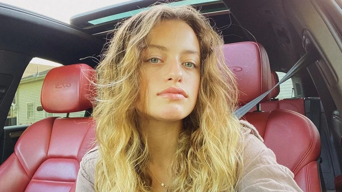 Με "φέτες" και μαύρο μπικίνι - Η φωτογραφία με το σώμα της Γαία Μερκούρη που κάνει τον γύρο του διαδικτύου