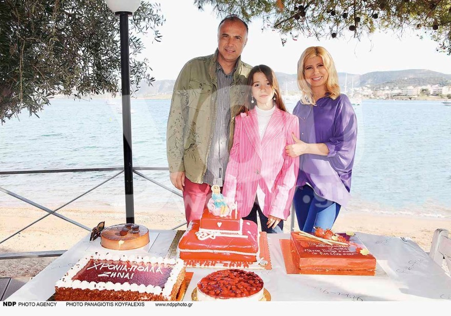 Γλέντι στη θάλασσα με 5 τούρτες - Αποκλειστικές φωτογραφίες από τα γενέθλια της Ζήνας Κουτσελίνη