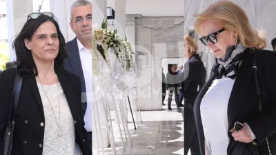 Έστειλαν στεφάνια η Βαρδινογιάννη και η Τρέμη - Βαρύ το κλίμα στην κηδεία του Γιώργου Μπόμπολα
