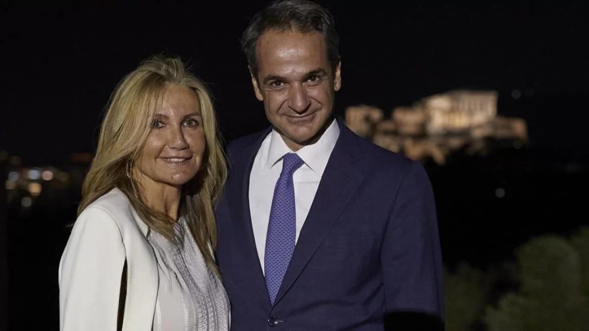 Στην Τήνο για Πάσχα ο πρωθυπουργός - Φωτογραφίες του Κυριάκου Μητσοτάκη με την σύζυγο του, Μαρέβα