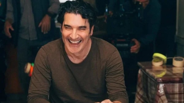 Maestro 2: Οι φωτογραφίες που δημοσίευσε ο Χριστόφορος Παπακαλιάτης από τα γυρίσματα στους Παξούς