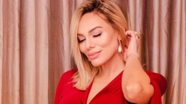 Έτσι θα κρατάει το μωρό της η Ιωάννα Μαλέσκου - Παρακολούθησε ειδικά μαθήματα λίγο πριν γίνει μητέρα (Βίντεο)