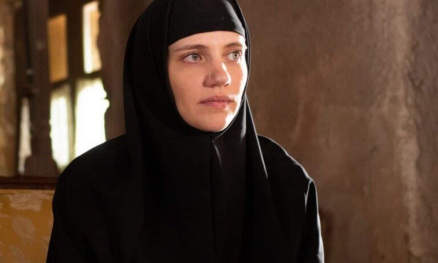 Μαύρο Ρόδο: Την βρίσκουν μισοπεθαμένη, της κάνουν εξετάσεις κι αποκαλύπτεται ότι είναι έγκυος!