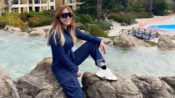 Πέταξε τα πρόσθετα μαλλιά και τα εξτένσιον - Η νέα, εντυπωσιακή εμφάνιση της Μελίνας Ασλανίδου