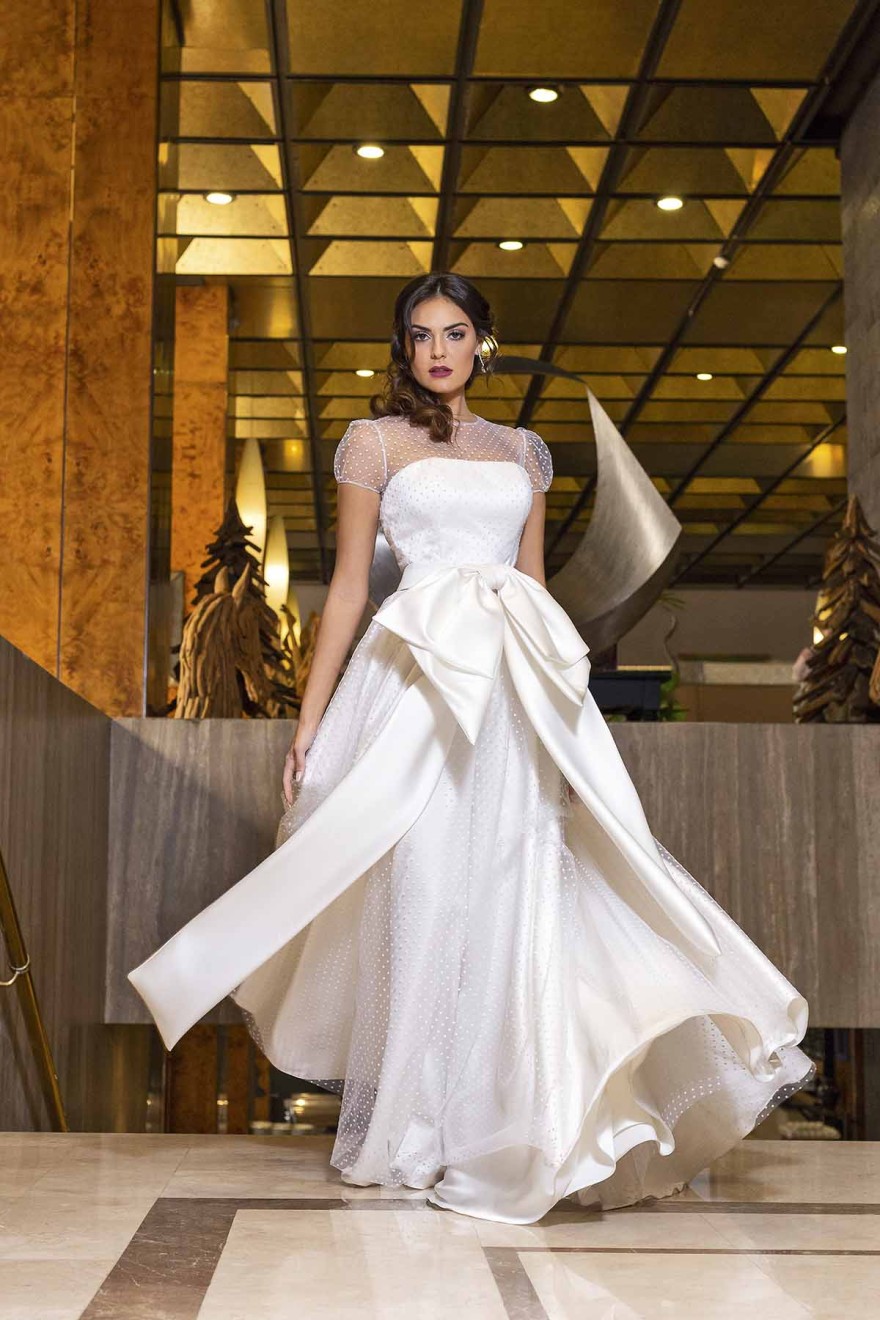 Βρισηίδα Ανδριώτου: Το κορίτσι του Survivor All Star διαλέγει νυφικό για τον γάμο της με τον Σπύρο Μαρτίκα (Βίντεο)