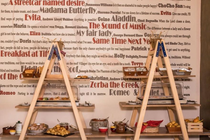 Theatro Hotel Odysseon: Το εστιατόριο Thymeli food & drinks είναι μια πραγματική εμπειρία γεύσεων