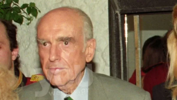 Στο σφυρί τα γυαλιά του Ανδρέα Παπανδρέου - Τα αγόρασε νεαρός εφοπλιστής για πολλές χιλιάδες ευρώ...