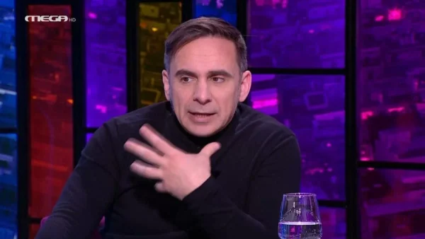 «Έπεσα με το κεφάλι, δημιουργήθηκε αιμάτωμα...» -Το πρόβλημα υγείας που αντιμετώπισε ο Παπασημακόπουλος ως παιδί