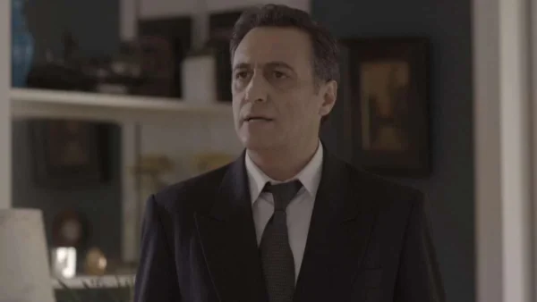 Παράδεισος των κυριών (7/4): «Ποτέ δεν με αγάπησες. Δεν με έκανες να νιώσω παιδί σου» - Η σοκαριστική σκηνή ανάμεσα στον Αποστόλη και τον Πάρη