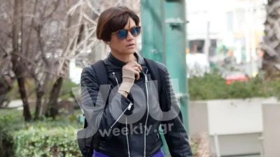 Με μποτάκια και δερμάτινο τζάκετ - Πολύ αλλαγμένη και με ροκ διάθεση η Άννα Μαρία Παπαχαραλάμπους