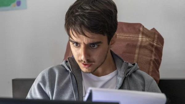 Είναι μαζί της 10 χρόνια - Τι δουλειά κάνει η σύντροφος του Στρατή Χατζησταματίου από τον Σασμό