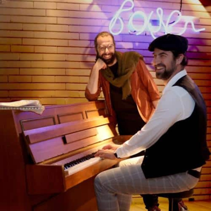 Η παράσταση «Φουαγιέ» στο Θέατρο Τζένη Καρέζη