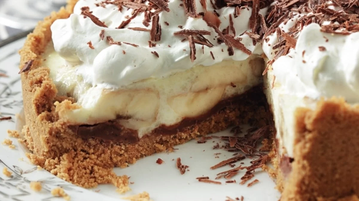 Το πιο γρήγορο γλυκό ψυγείου: Πετάς όλα τα υλικά σε ένα μπολ κι απλά ανακατεύεις