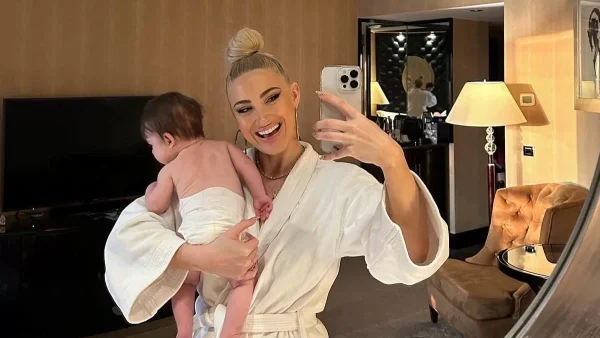 Ξαπλωμένος με το φορμάκι του στον καναπέ - Τα τρυφερά λόγια της Τούνη για τον 3 μηνών γιο της