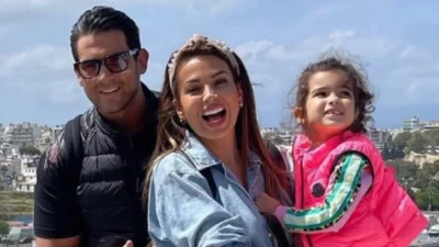 Με γάζα και ορό στο χέρι της - Στο νοσοκομείο η κόρη της Ελένης Χατζίδου & του Ετεοκλή Παύλου